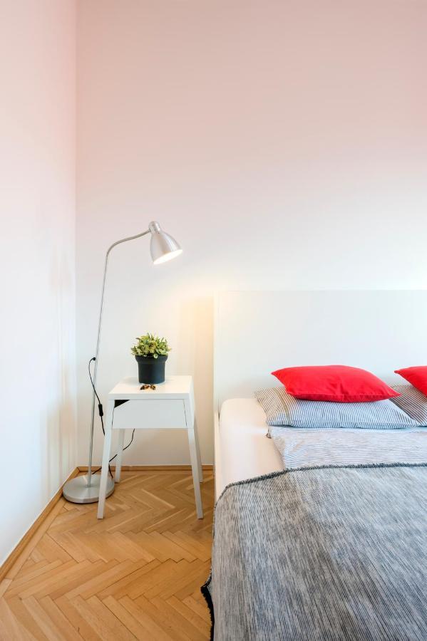 New Design Apartment By Gozsdu Court Budapest Bagian luar foto