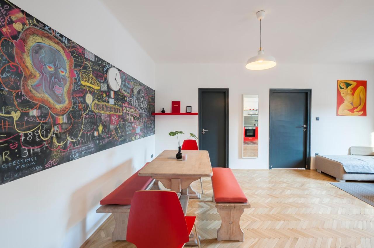 New Design Apartment By Gozsdu Court Budapest Bagian luar foto