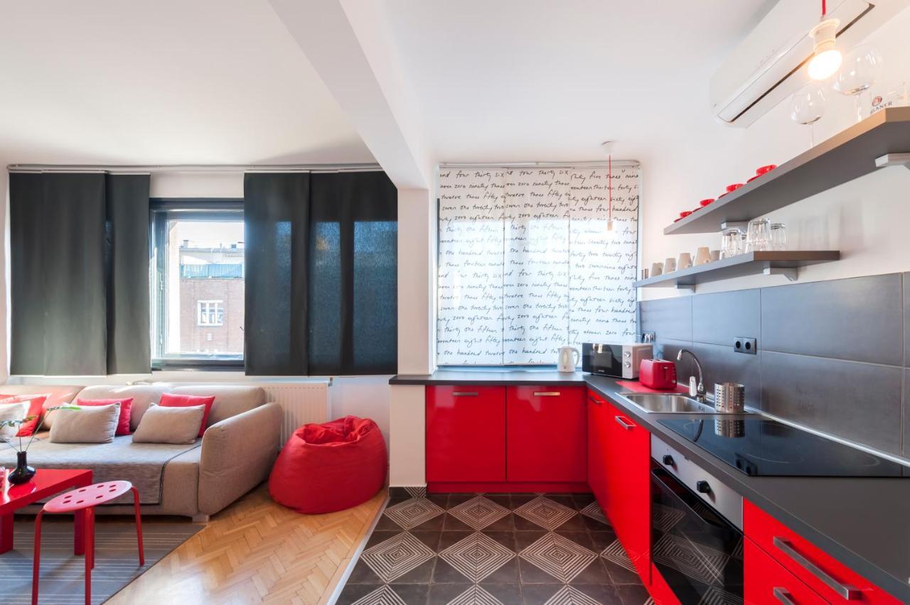 New Design Apartment By Gozsdu Court Budapest Bagian luar foto